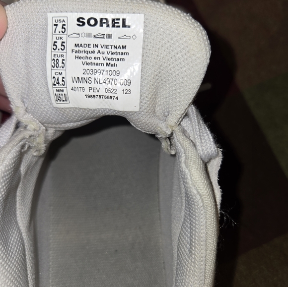 Sorel out and about weather proof shoe sz 7.5 - Picture 3 of 3